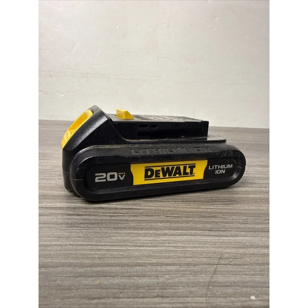 DEWALT DCB201 20V MAX 1.5 Ah Lithium-Ion Battery‎ 234162
